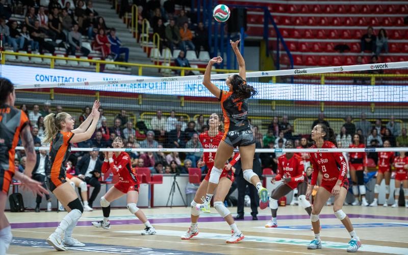 Impresa CBF Balducci HR a Busto Arsizio: 1-3 sulla UYBA, seconda vittoria consecutiva e altri tre punti nella settima di A1